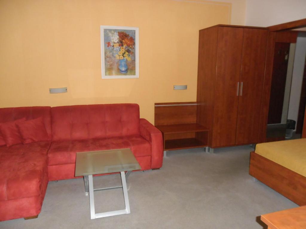 Red Deer Hotel Brezno Dış mekan fotoğraf